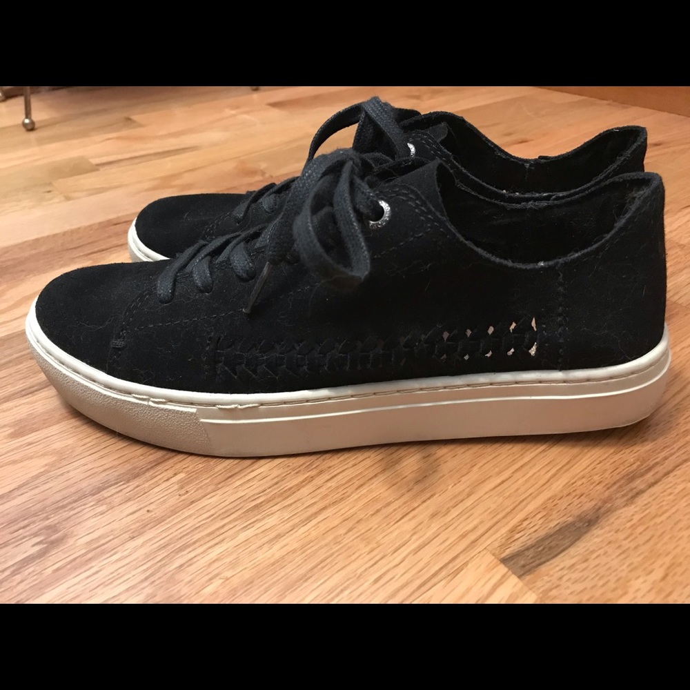 Suede Toms lace up tennis shoes.